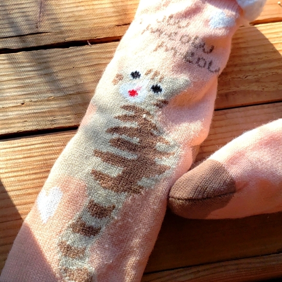 Cozy Fleece Cat Socks - Picture 3 of 4